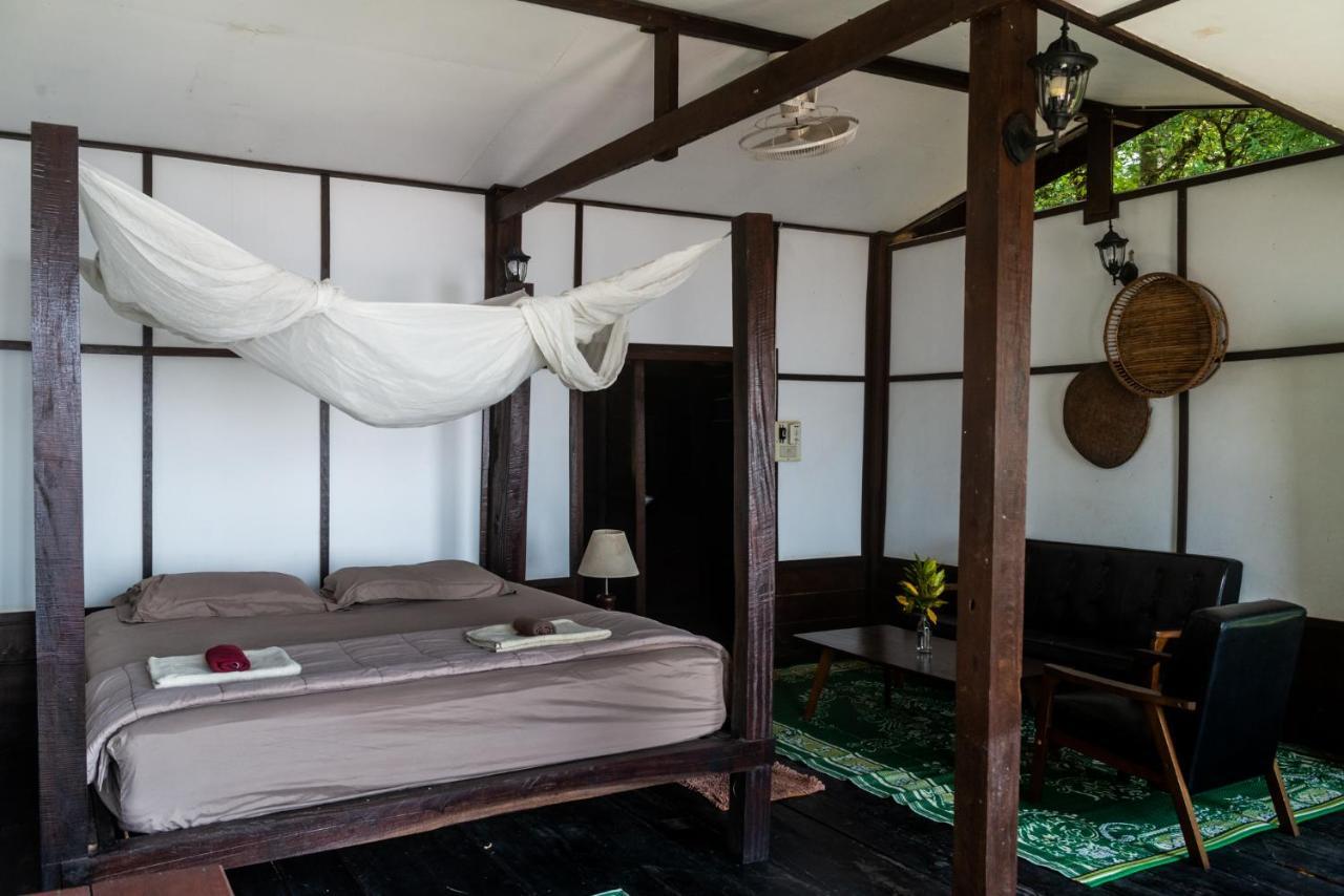 Pomelo Restaurant And Guesthouse - Fishermen & Tammarine Cottages Riverfront - Experience Nature, Culture And Adventure & Tailor-Made Tour Ban Khon Extérieur photo
