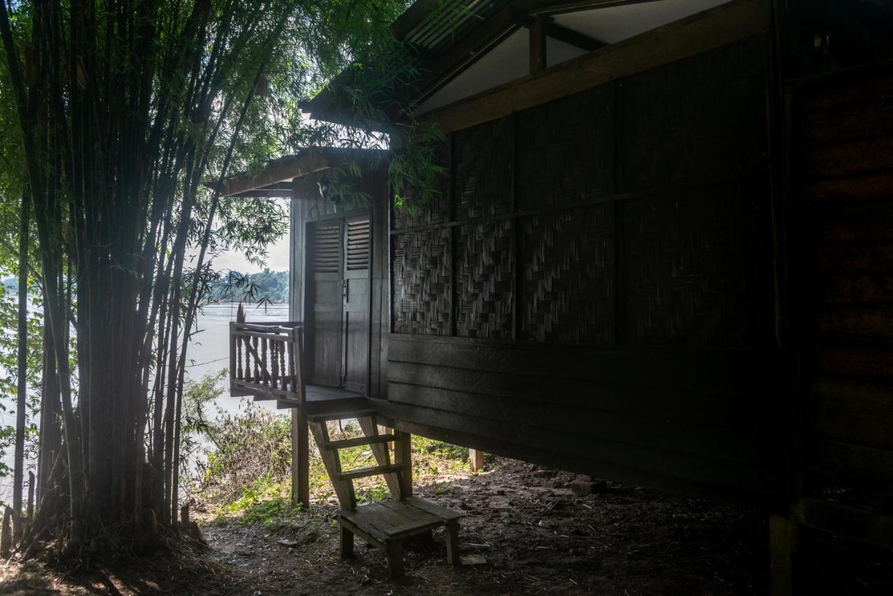 Pomelo Restaurant And Guesthouse - Fishermen & Tammarine Cottages Riverfront - Experience Nature, Culture And Adventure & Tailor-Made Tour Ban Khon Extérieur photo