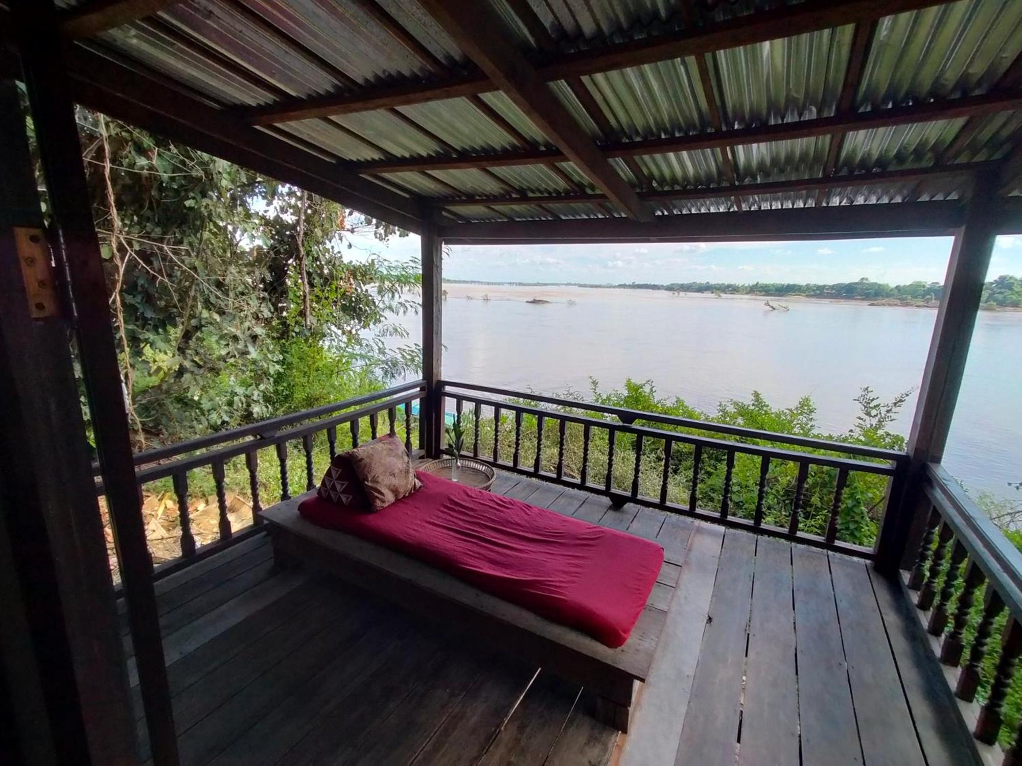 Pomelo Restaurant And Guesthouse - Fishermen & Tammarine Cottages Riverfront - Experience Nature, Culture And Adventure & Tailor-Made Tour Ban Khon Extérieur photo