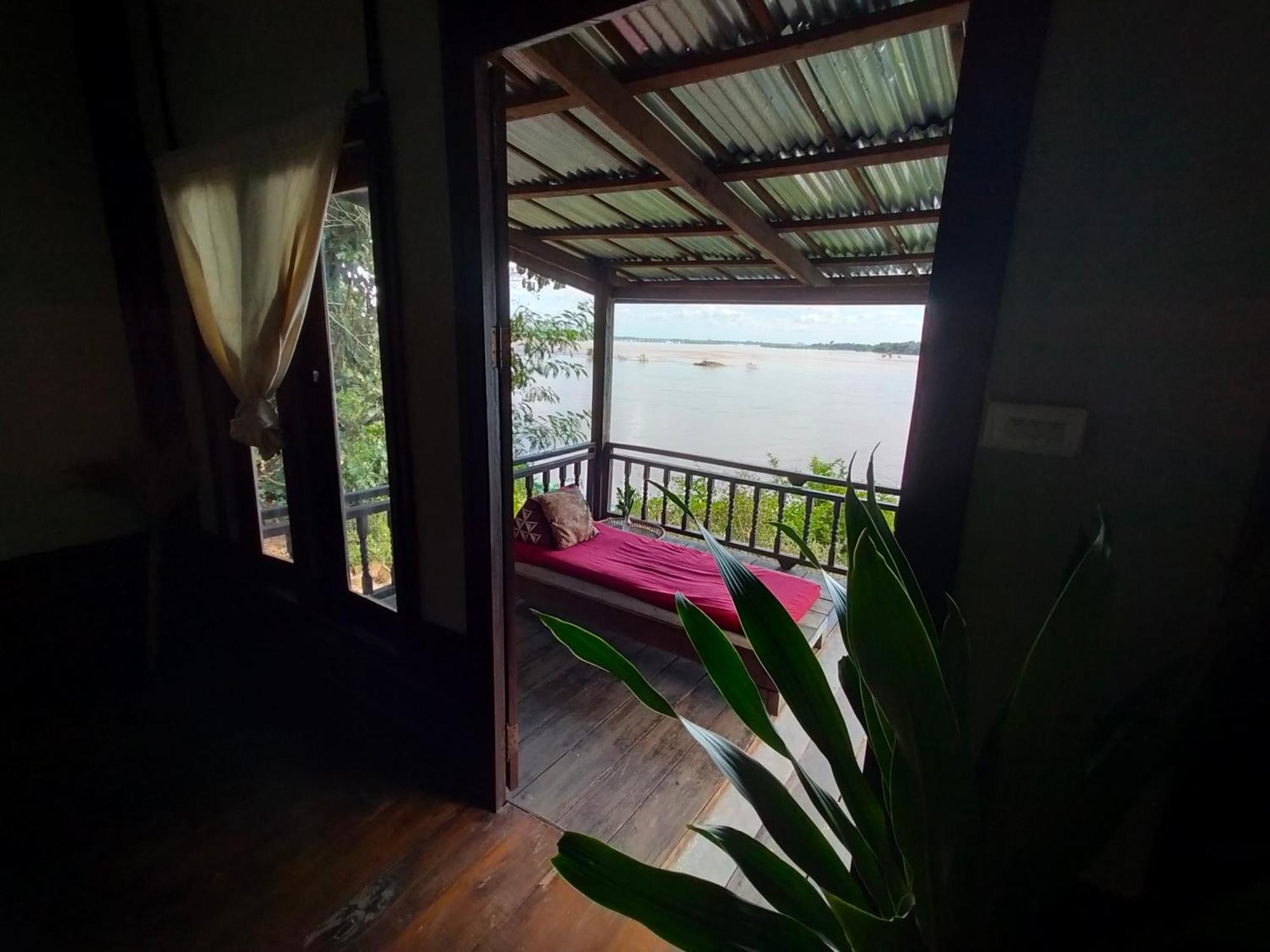 Pomelo Restaurant And Guesthouse - Fishermen & Tammarine Cottages Riverfront - Experience Nature, Culture And Adventure & Tailor-Made Tour Ban Khon Extérieur photo