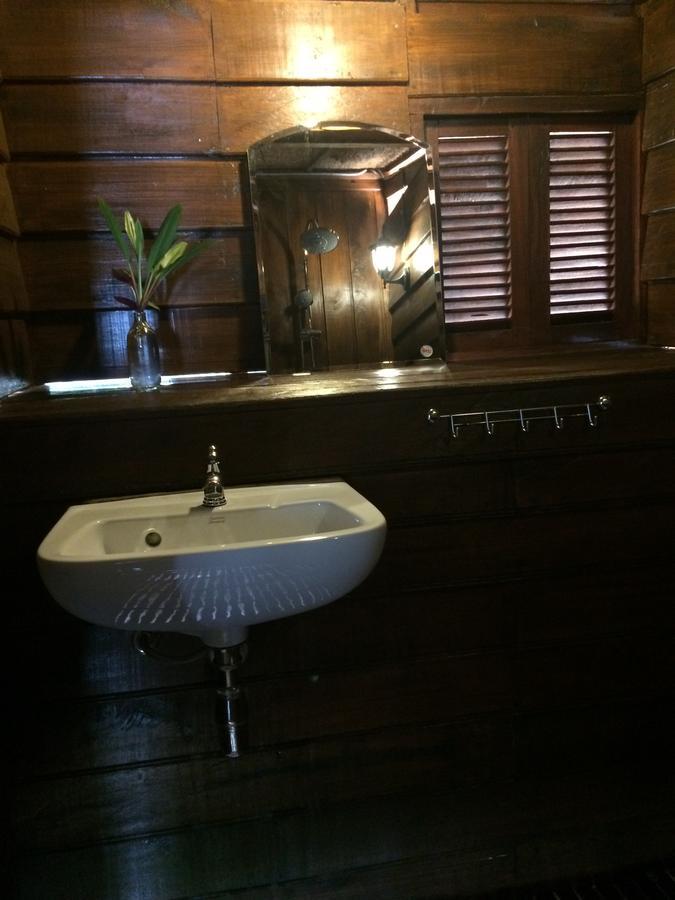 Pomelo Restaurant And Guesthouse - Fishermen & Tammarine Cottages Riverfront - Experience Nature, Culture And Adventure & Tailor-Made Tour Ban Khon Extérieur photo