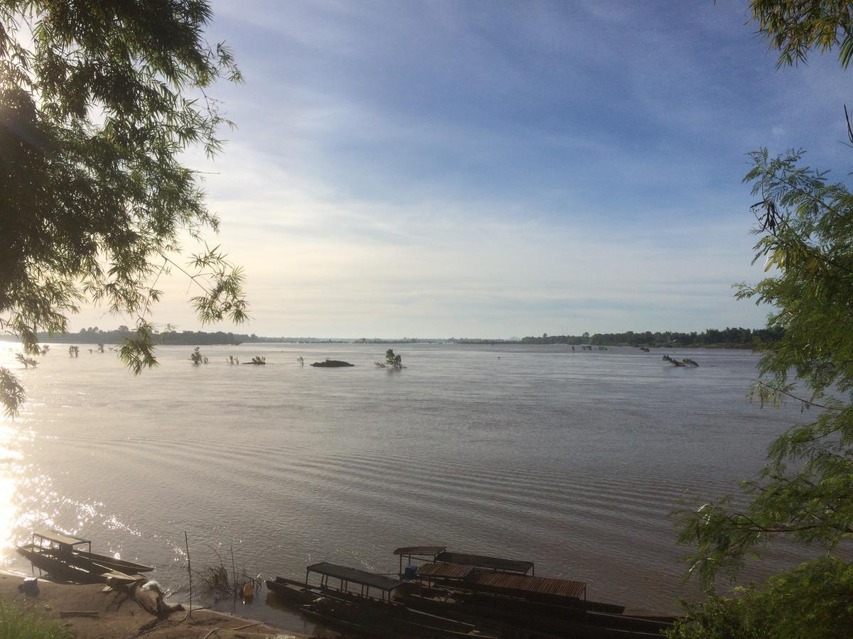 Pomelo Restaurant And Guesthouse - Fishermen & Tammarine Cottages Riverfront - Experience Nature, Culture And Adventure & Tailor-Made Tour Ban Khon Extérieur photo